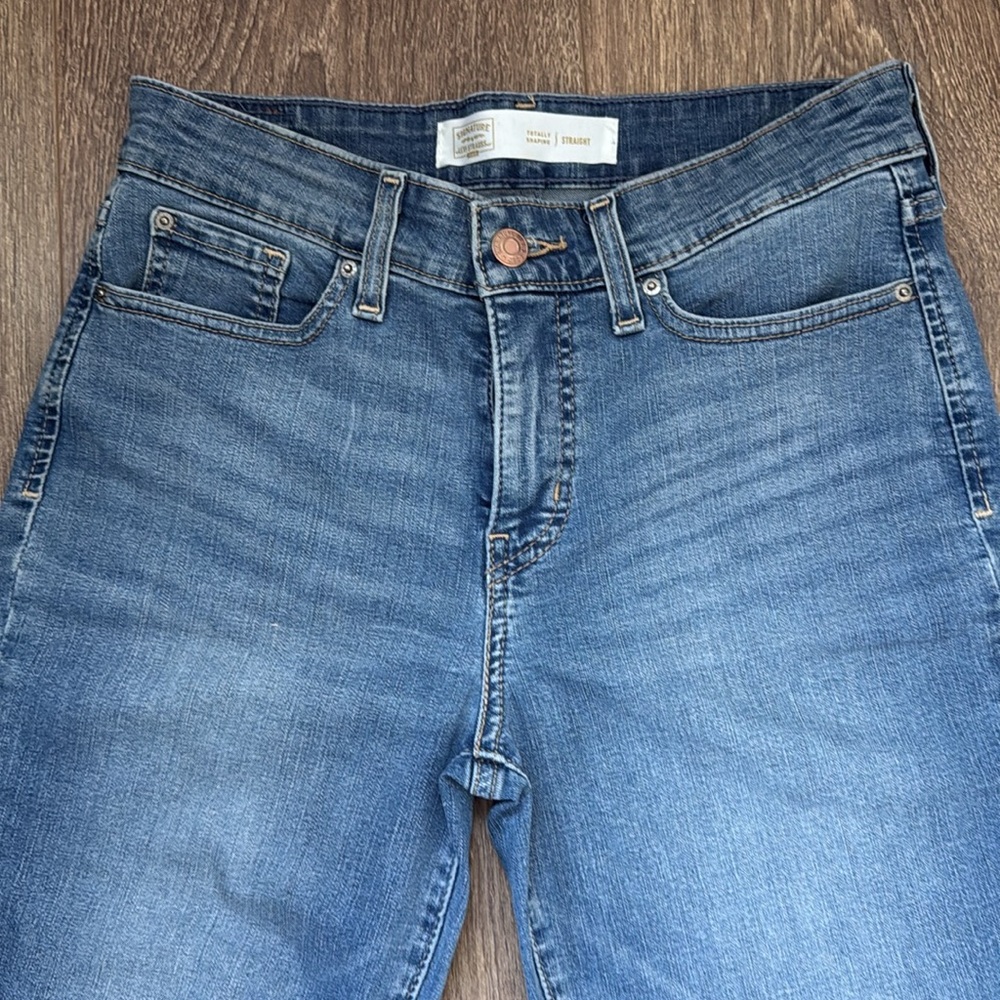 Levi's Classic Blue Denim Jeans signature midrise light wash 26 waist 30 long